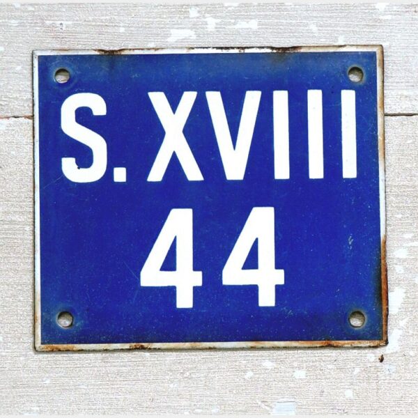 Oud emaille bordje “S.XVIII 44”