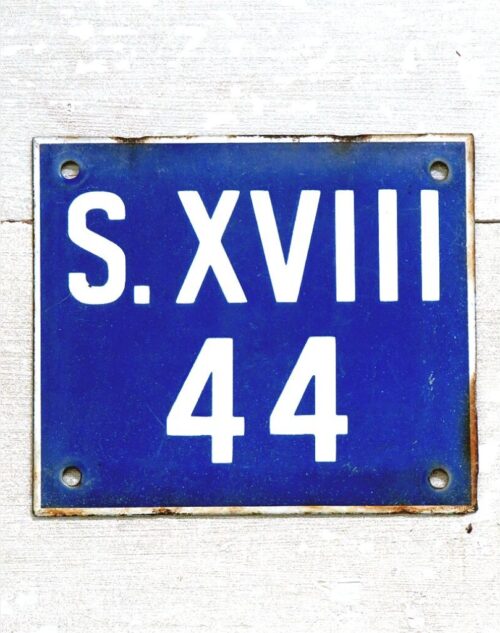Oud emaille bordje “S.XVIII 44”