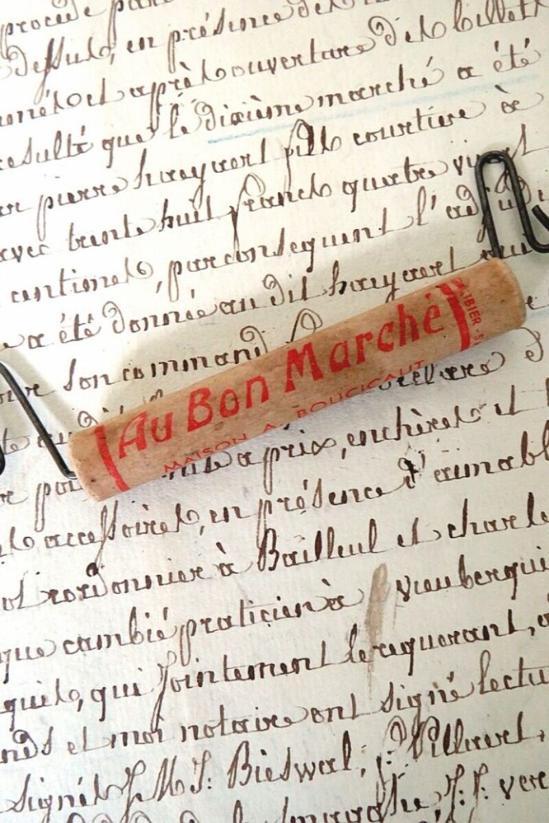 Oud Frans handvat voor pakjes / pakjesdrager "Au Bon Marché"