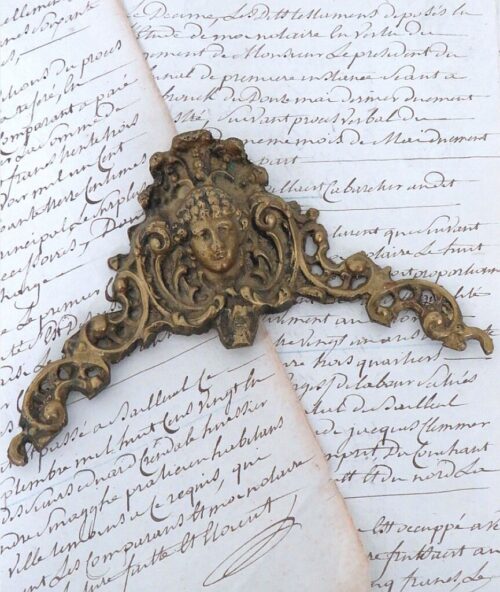 Ornament met "hoofdje"