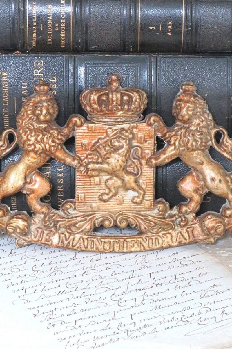 Oud wapenschild "Je maintiendrai"