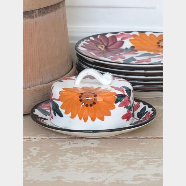 Boterstolp  Majolica Schramberg "Herfstbloemen"