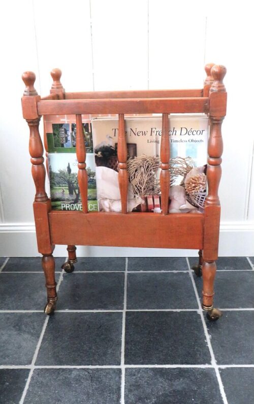 Oude houten boekentrolley/ boekenrek/ lectuurbak
