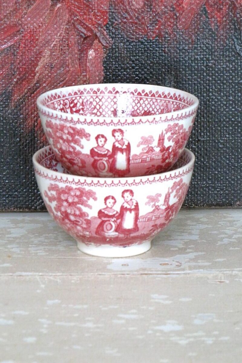 Set (2) antieke spoelkommetjes  BF “Orphans"- rood