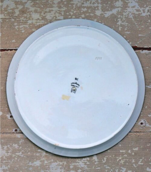 Handbeschilderde ronde schaal  Majolica van Schramberg 2310