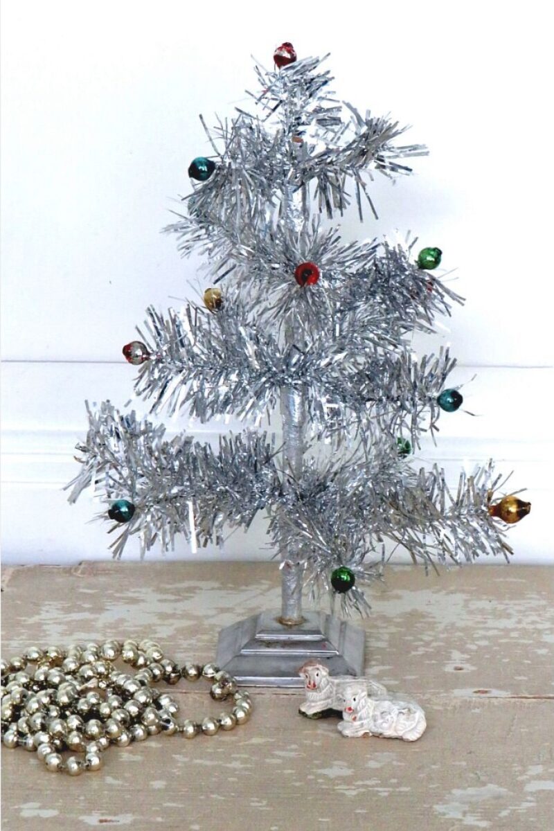 Oud vintage kerstboompje  - zilver