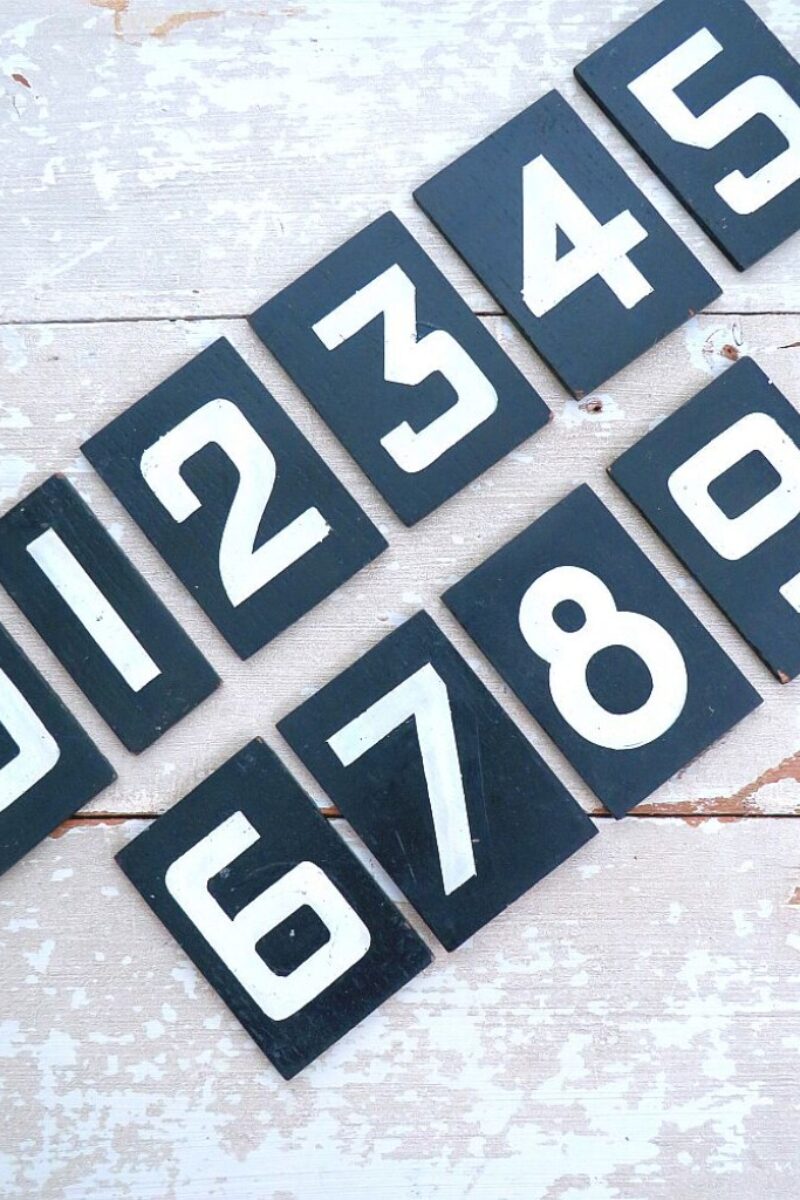 Oude nummerbordjes (0 t/m 9) - Psalmenbord