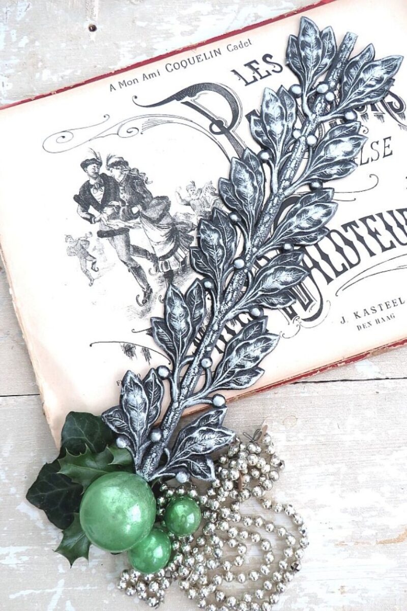 Antiek Dresden-karton kerstversiering " Hulsttak"