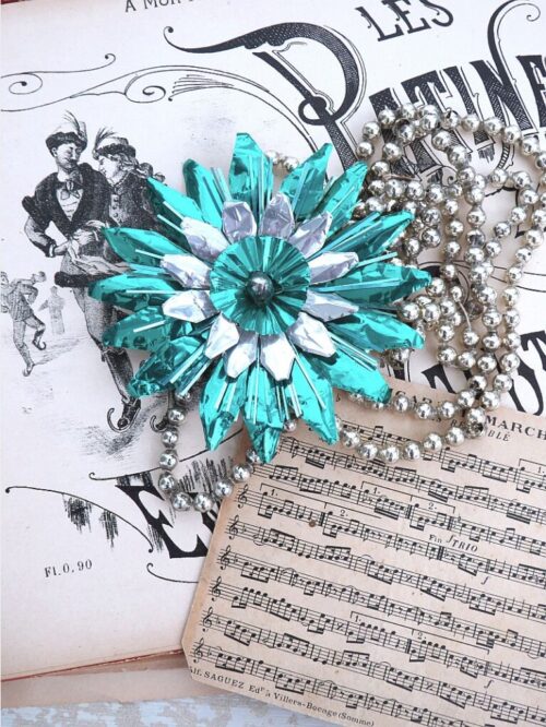 Vintage kerstversiering “Bloem groen-zilver"