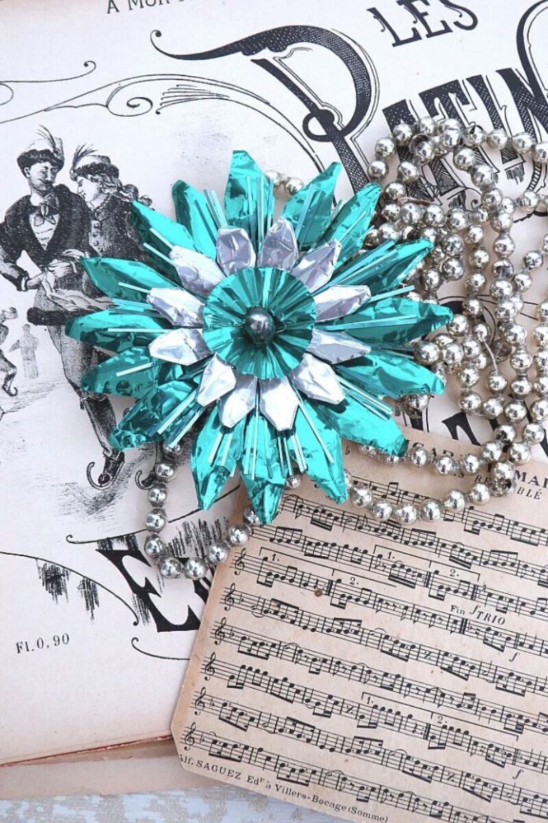 Vintage kerstversiering “Bloem groen-zilver"