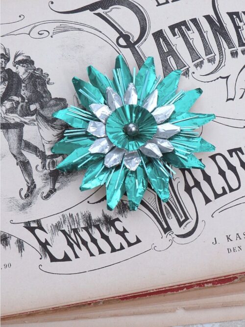 Vintage kerstversiering “Bloem groen-zilver"