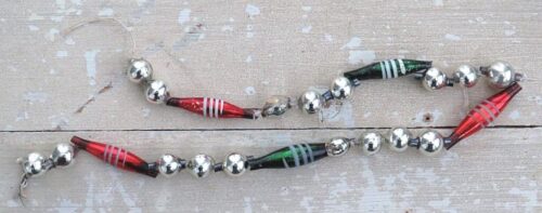 Antieke glazen kralenketting zilver, rood en groen