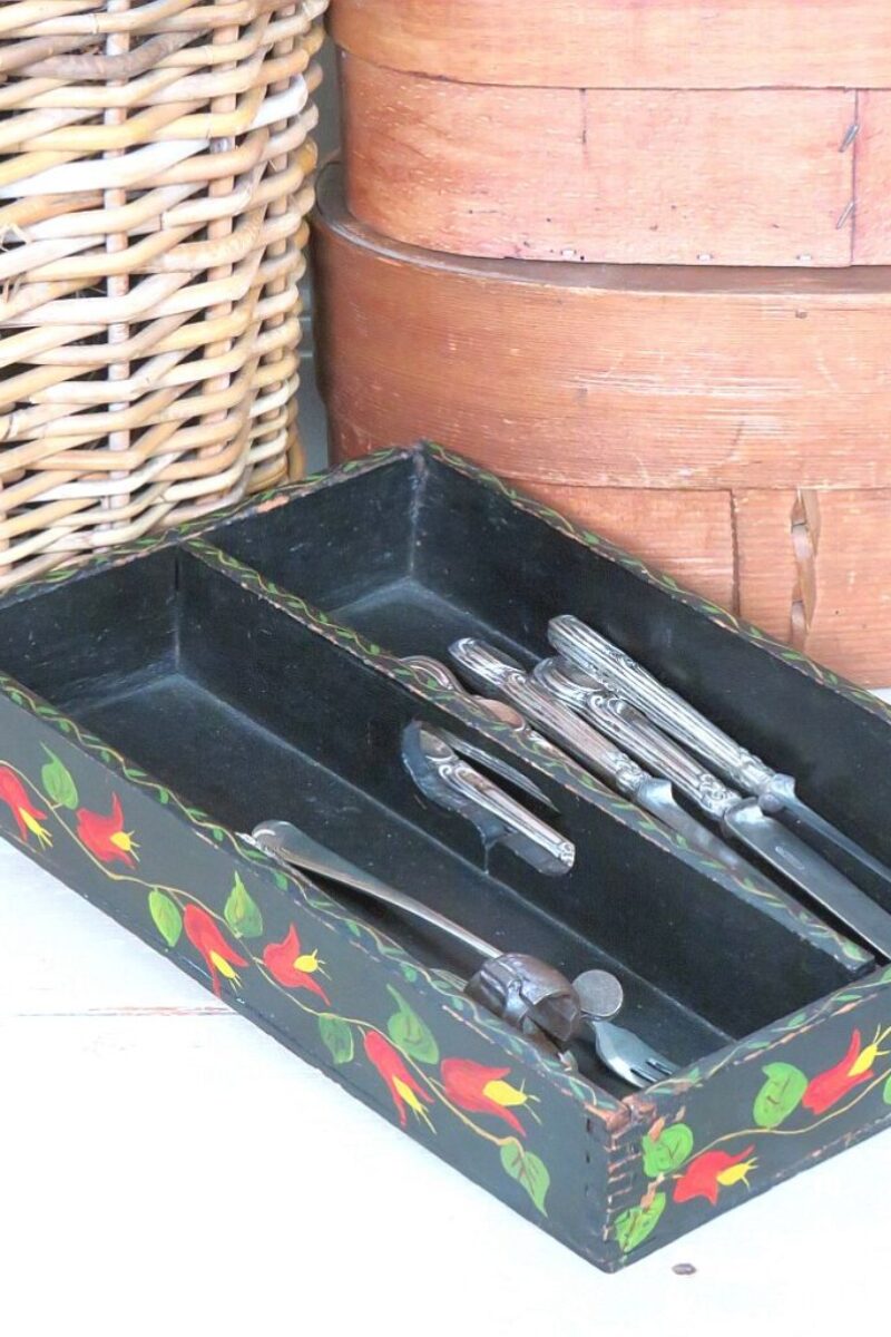 Antieke bestekbak "Volkskunst"