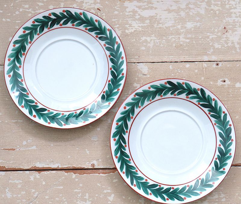 2 Franse chocoladekoppen en schotels Limoges  "Hulst"