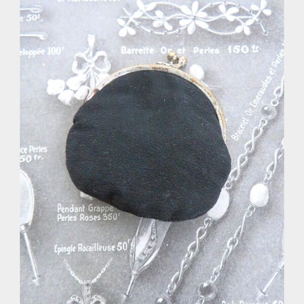 Oud portemonneetje “Petit point”