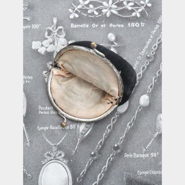 Oud portemonneetje "Petit point"