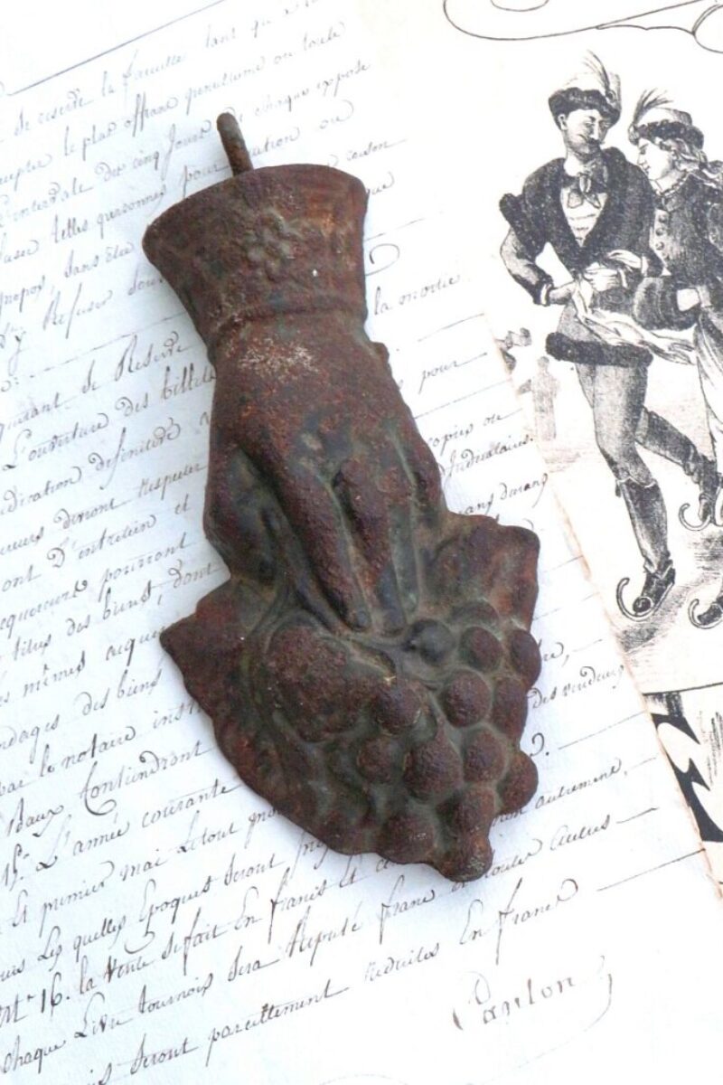 Antiek Frans gordijngewicht "Hand met druiventros"