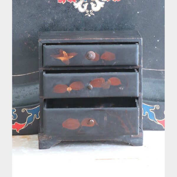 Oud houten ladenkastje