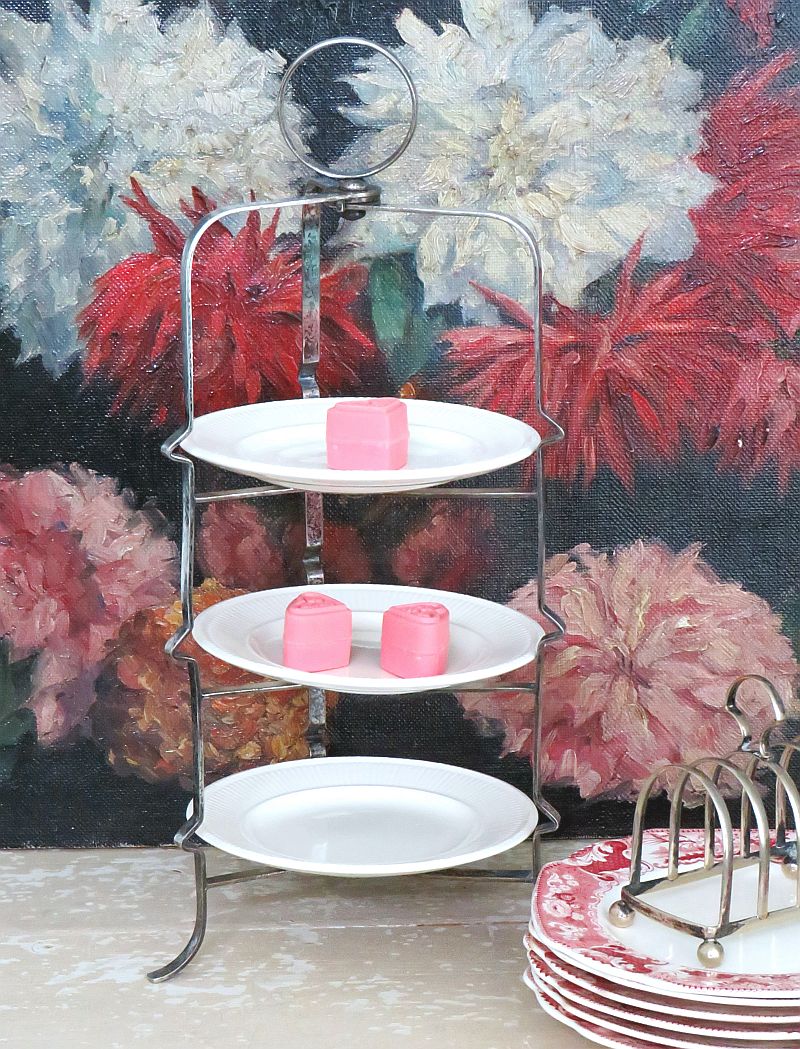 Verzilverde Engelse cakestand " N.A.A.F.I.", 1920