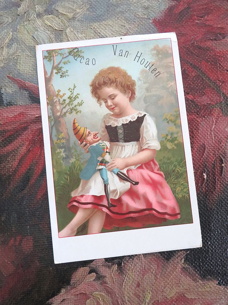 Antieke Franse reclamekaart Cacao Van Houten "Meisje met pop"