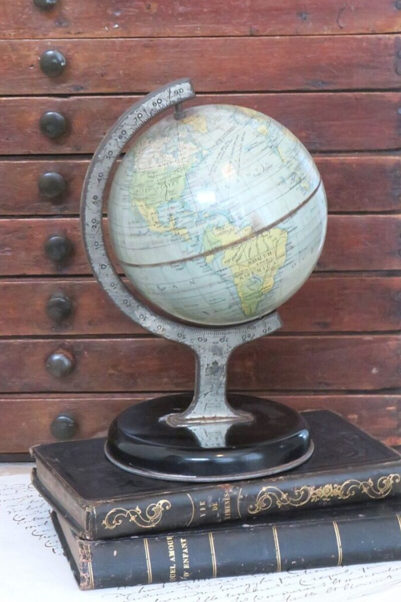 Oude Wereldbol/ globe Chad Valley No. 15152