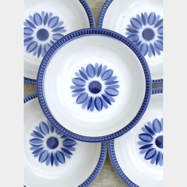 6 Vintage borden Boch "Blauwe bloem"