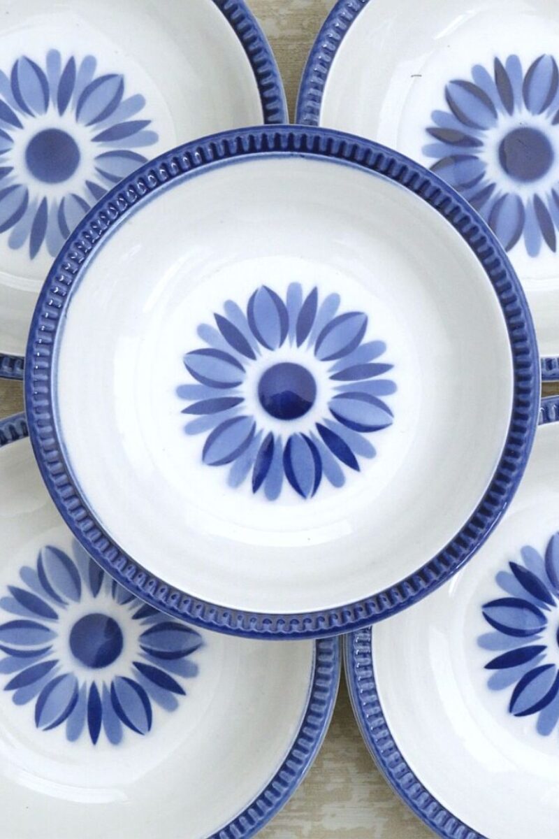 6 Vintage borden Boch "Blauwe bloem"