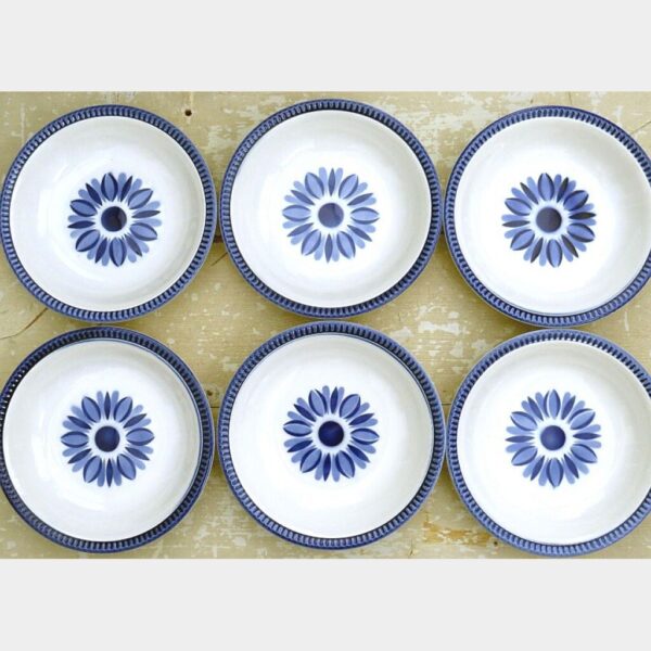 6 Vintage borden Boch "Blauwe bloem"