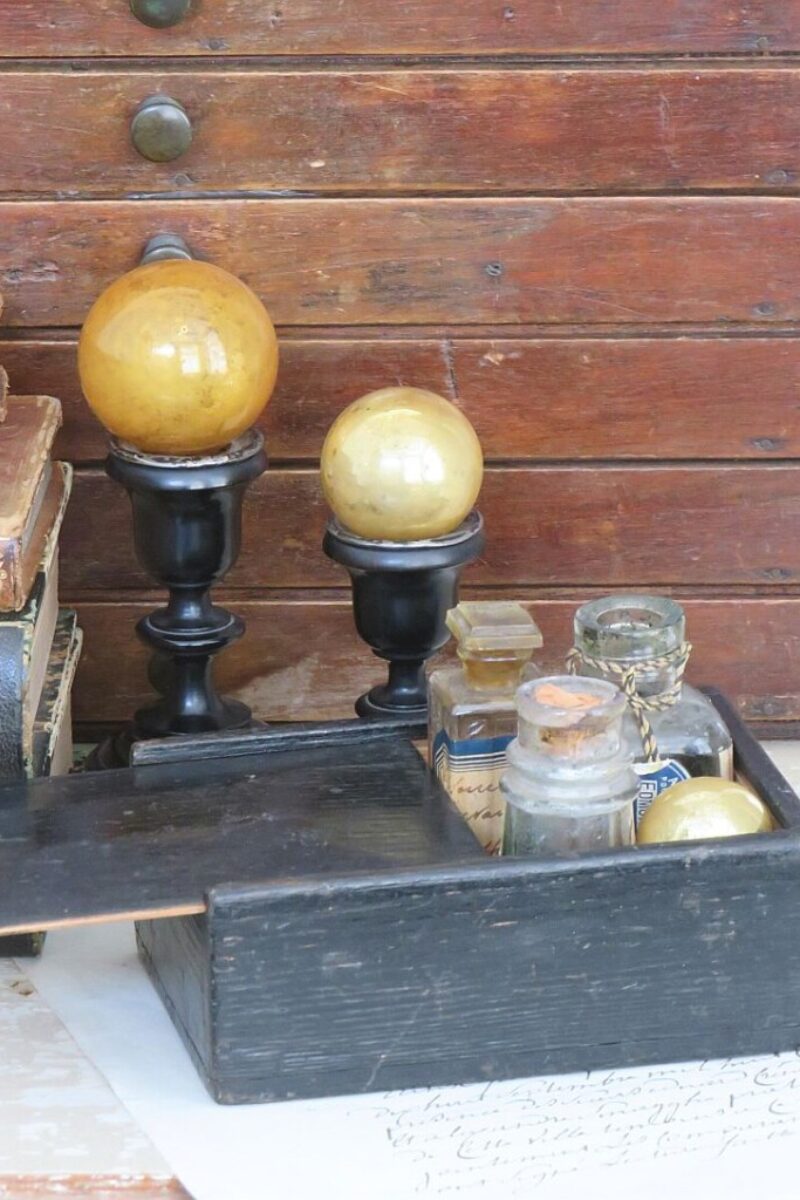 Oud doosje met schuifdeksel