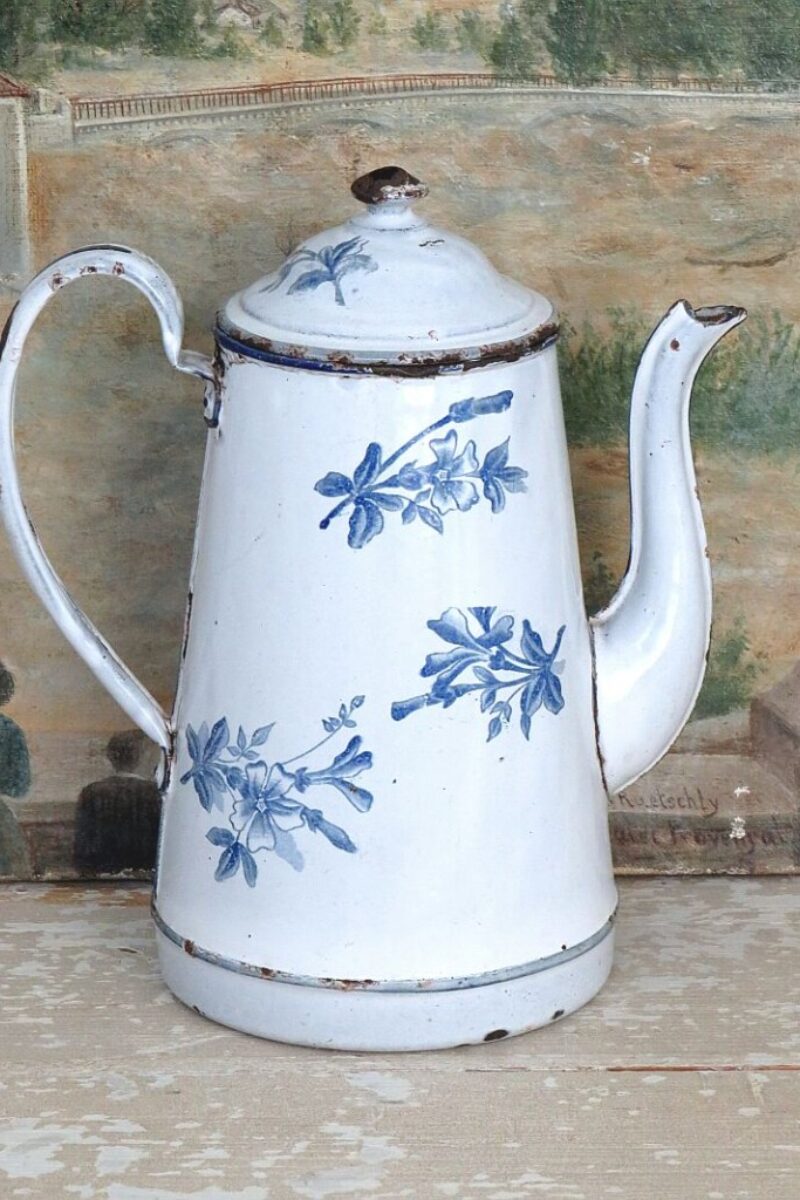 Oude Franse emaille theepot / koffiekan "Blauwe bloemen"
