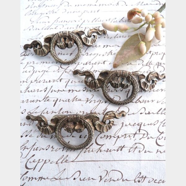 Messing ornamentje "Strik"