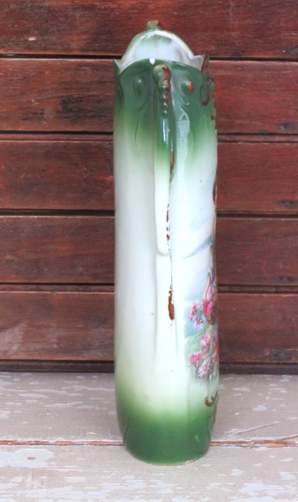 Art-Nouveau vaasje "Dame met bloemenmand"