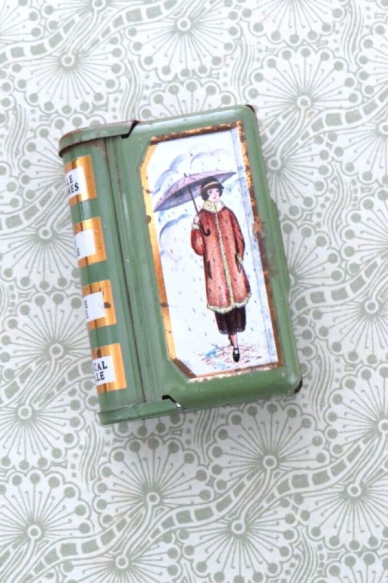 Vintage Frans blikje "Pastilles à la Violette"