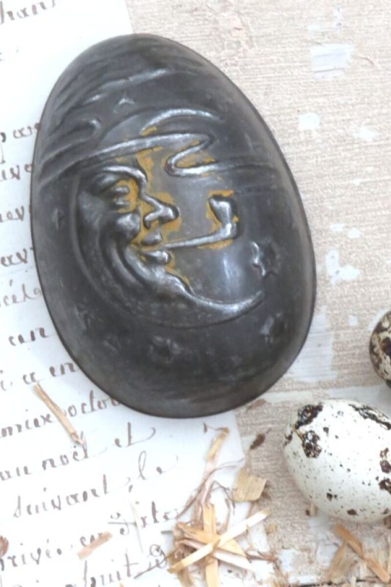 Antieke chocoladevorm "Maan met pijp"