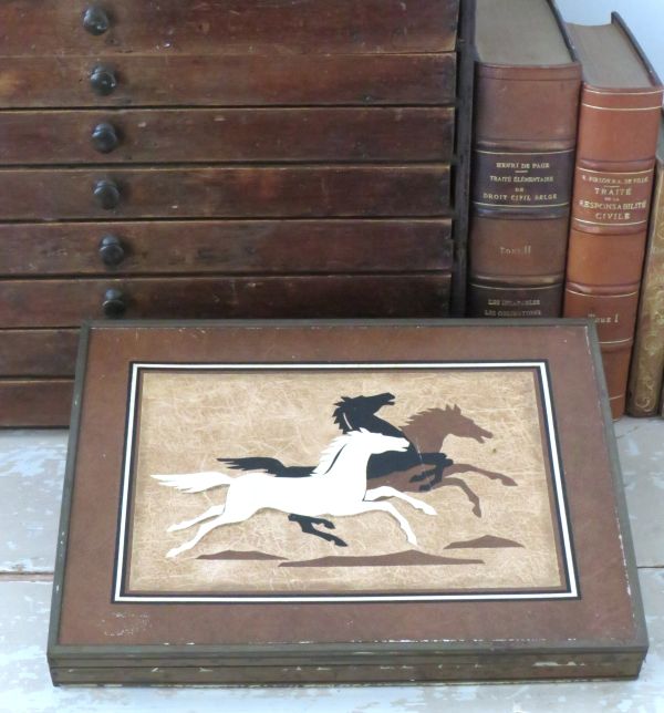Oude doos "Paarden"