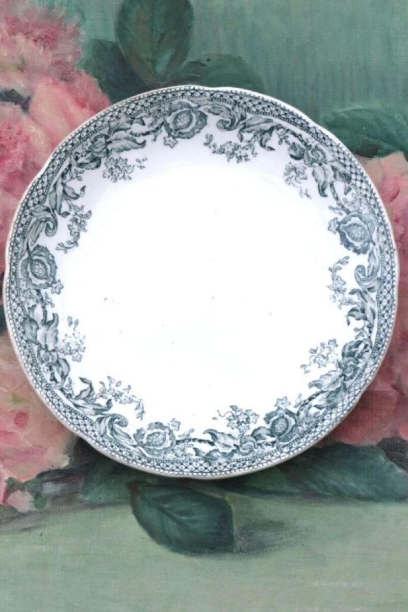 Oud bordje/ schaaltje A.M.C. “Florale decoratie”