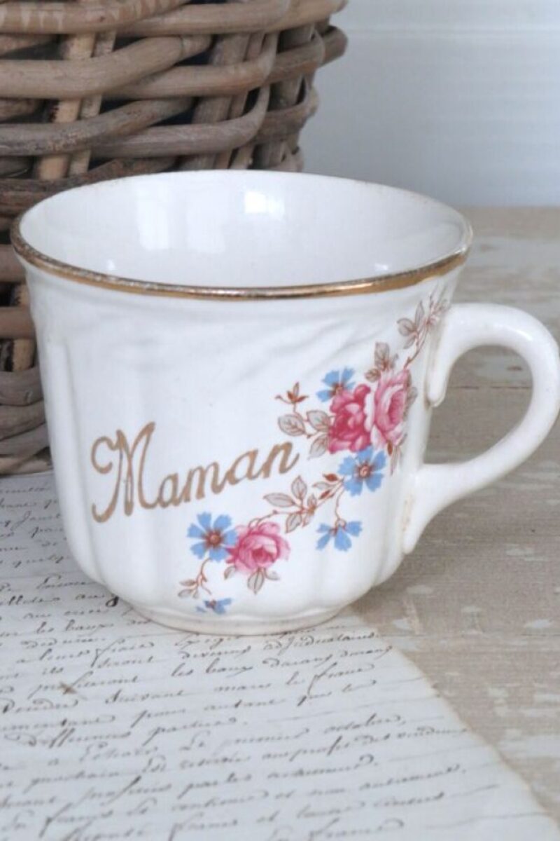 Oude chocoladebeker/ kop Boch La Louvière "Maman"
