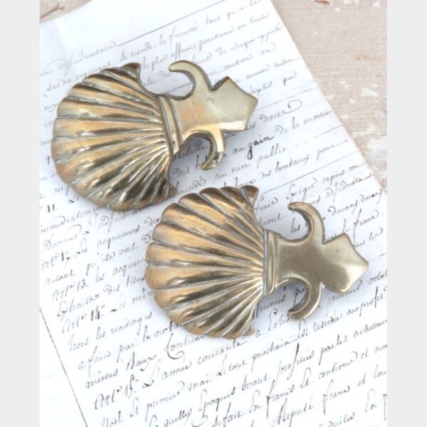 Antiek Frans messing ornament "schelp/ Franse lelie"