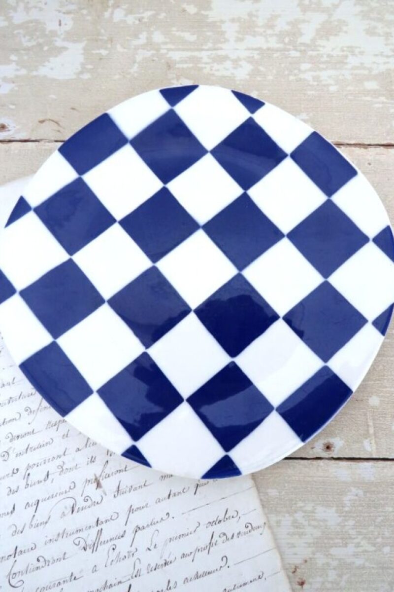 Oud plat bordje van Boch Damiers “Blauw – expo 58”