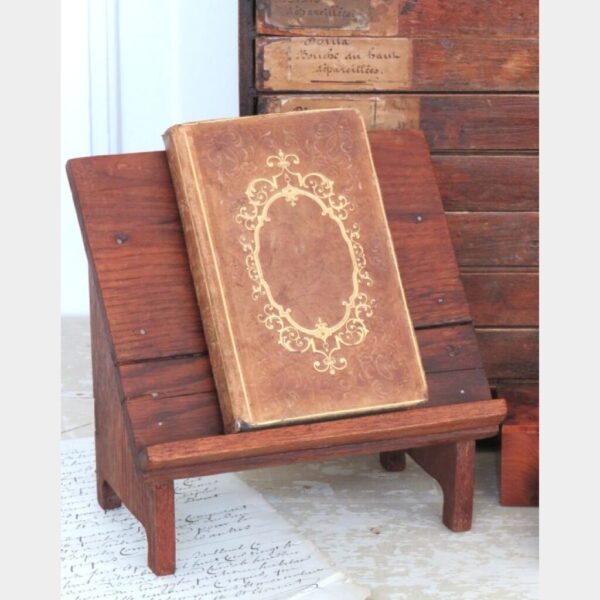 Oude houten lessenaar