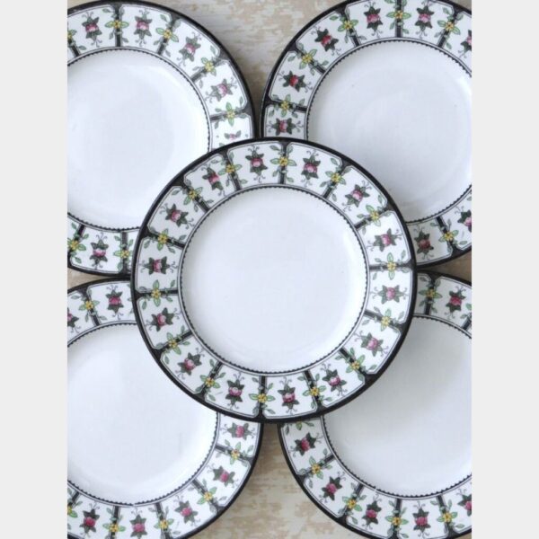 Set ( 5 stuks) borden Petrus Regout & Co "Modest"