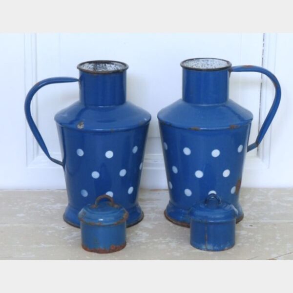 Oude emaille water-/ melkkan “Polkadots blauw”ca. 1950