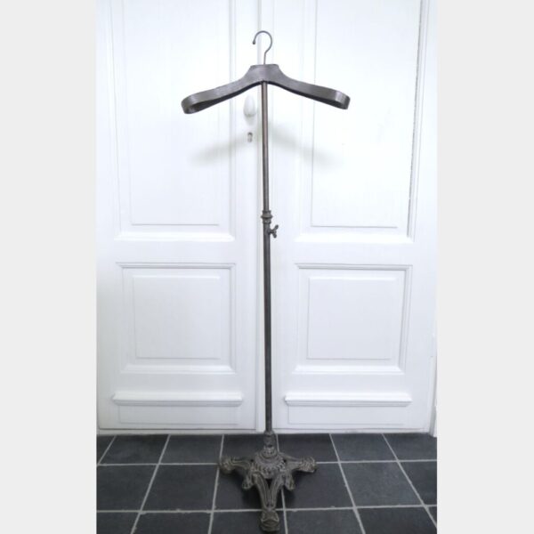 Brocante gietijzeren dressboy