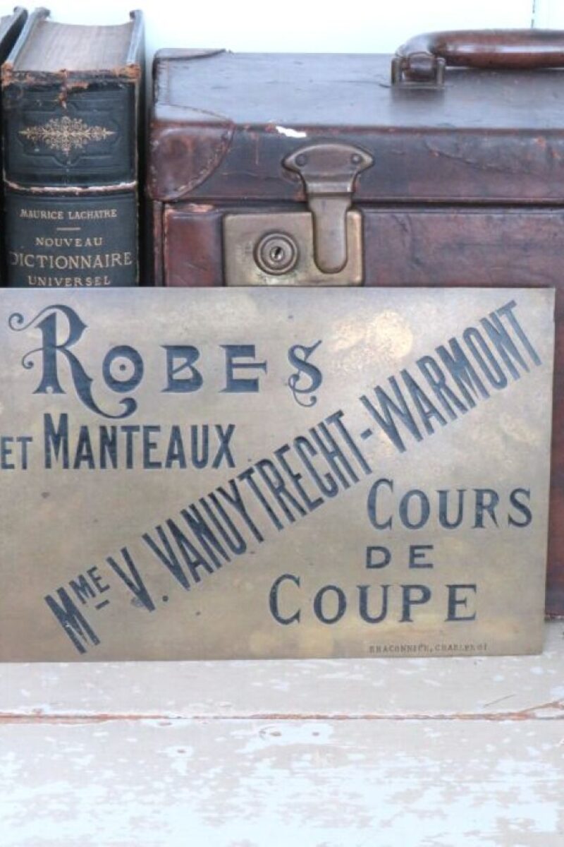 Antiek winkel-/ reclamebord "Robes et Manteaux"