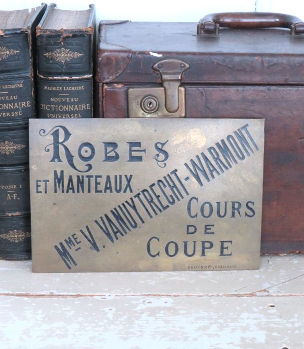 Antiek winkel-/ reclamebord "Robes et Manteaux"