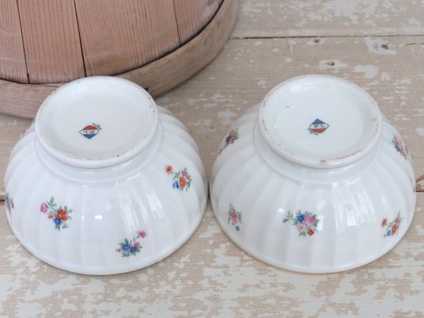 Set grote Franse spoelkommen
