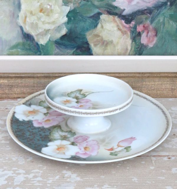 Antieke serveerschaal/ etagère RS "Wilde rozen" 1920