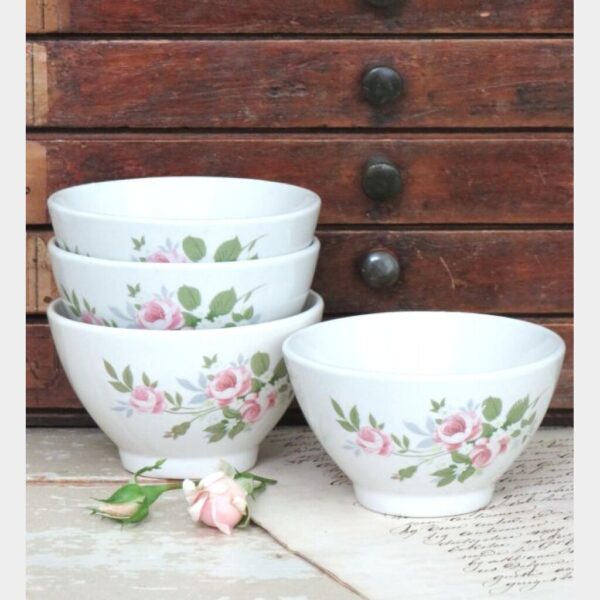 Set (4 st.) vintage kommetjes"Roosjes"
