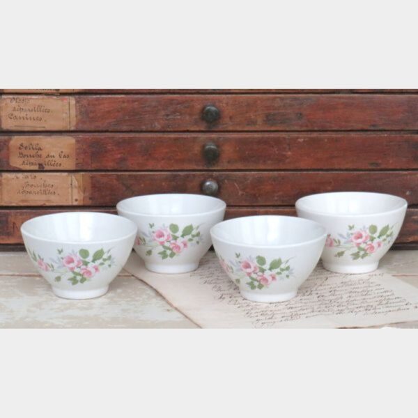 Set (4 st.) vintage kommetjes"Roosjes"