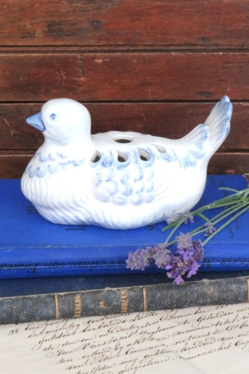 Vintage Pique Fleur of Potpourrihouder "Duifje"